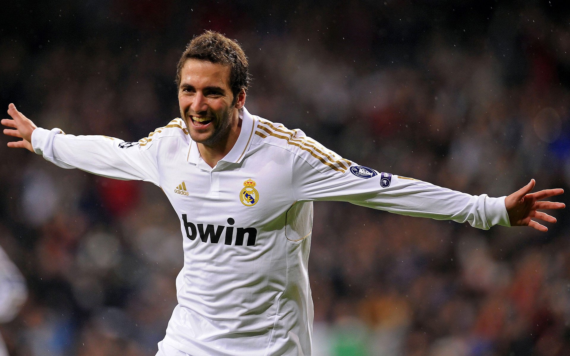 百米飞人大战再创历史！新星史密斯9秒43破尘封15年世界纪录