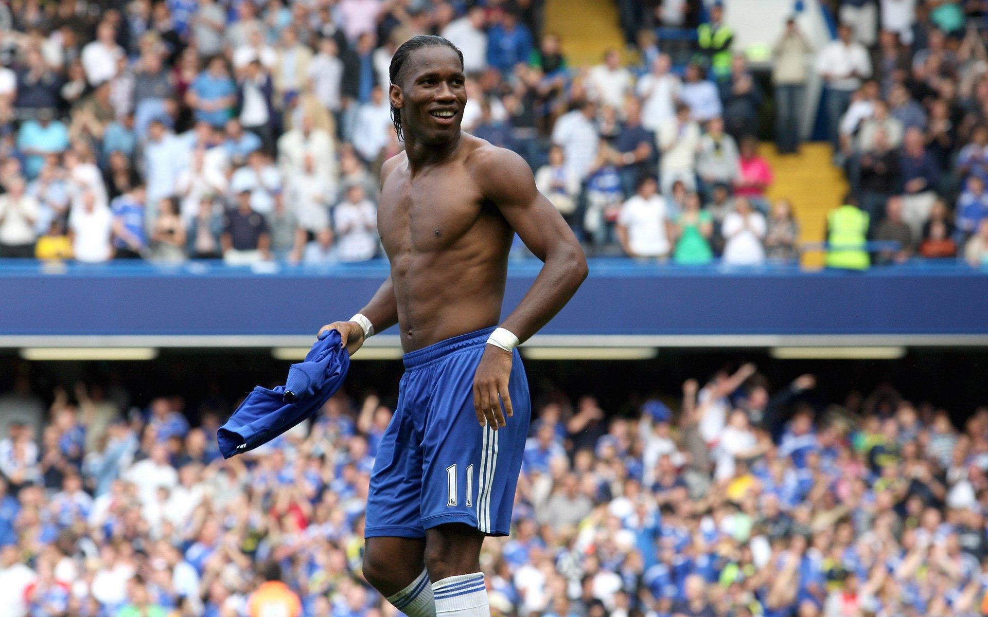 综合格斗巨星李康豪强势卫冕，创下亚洲选手新纪录