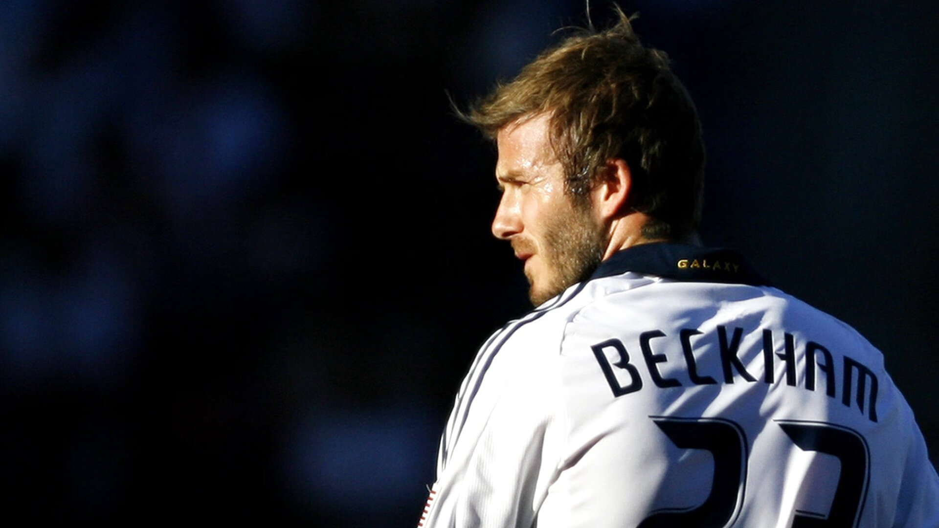 中国短道速滑队世锦赛勇夺三金 年轻小将表现亮眼